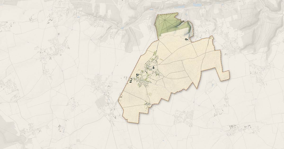Portrait cartographique de Fouqueville : relief, eau, forêts, bâti et voies, calculés à partir des données de l'IGN