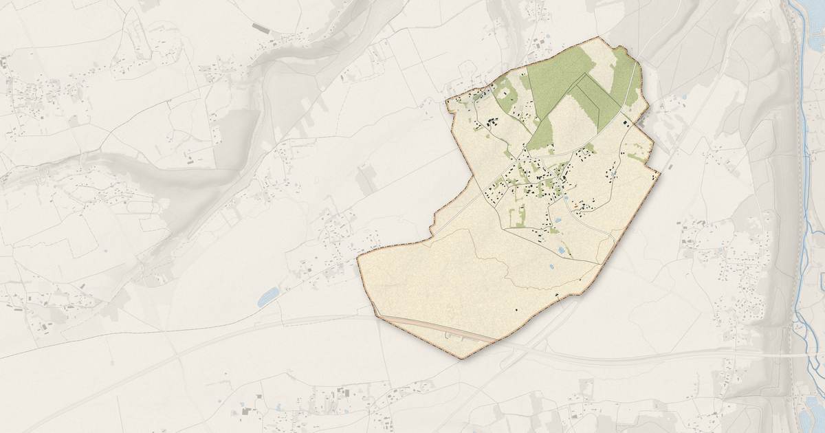 Portrait cartographique de Franqueville : relief, eau, forêts, bâti et voies, calculés à partir des données de l'IGN