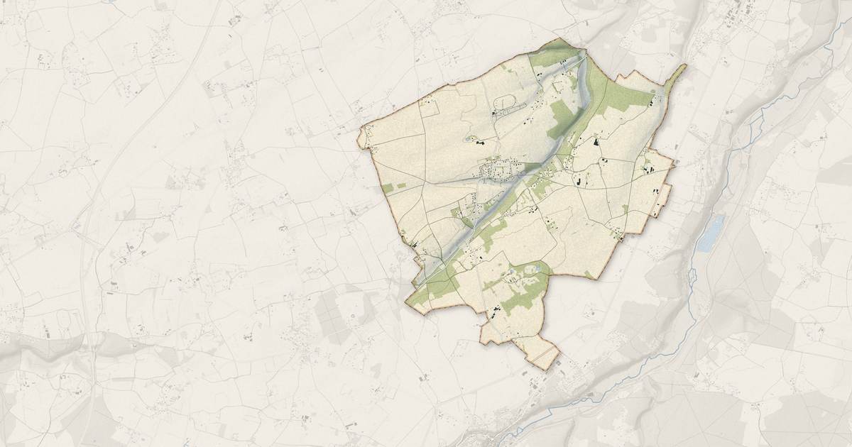 Portrait cartographique de Grand-Camp : relief, eau, forêts, bâti et voies, calculés à partir des données de l'IGN