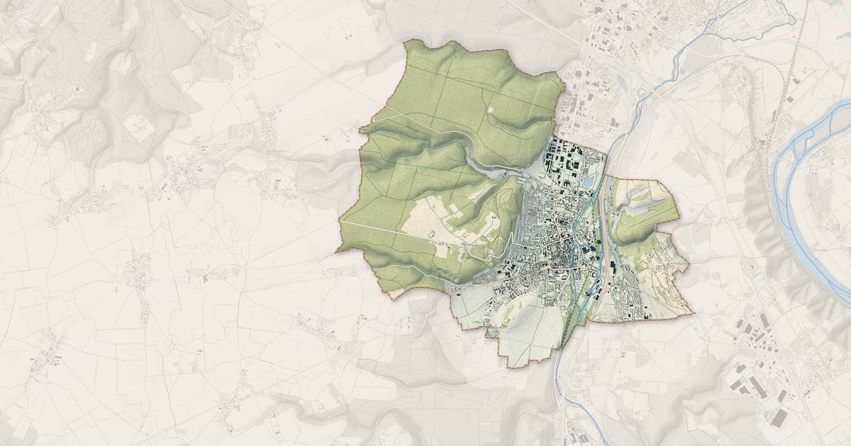 Portrait cartographique de Louviers : relief, eau, forêts, bâti et voies, calculés à partir des données de l'IGN