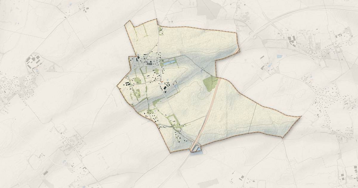 Portrait cartographique de Malouy : relief, eau, forêts, bâti et voies, calculés à partir des données de l'IGN