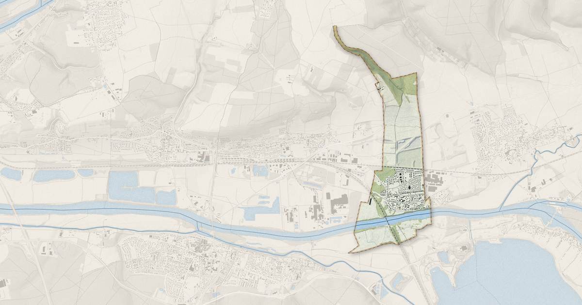 Portrait cartographique de Le Manoir : relief, eau, forêts, bâti et voies, calculés à partir des données de l'IGN