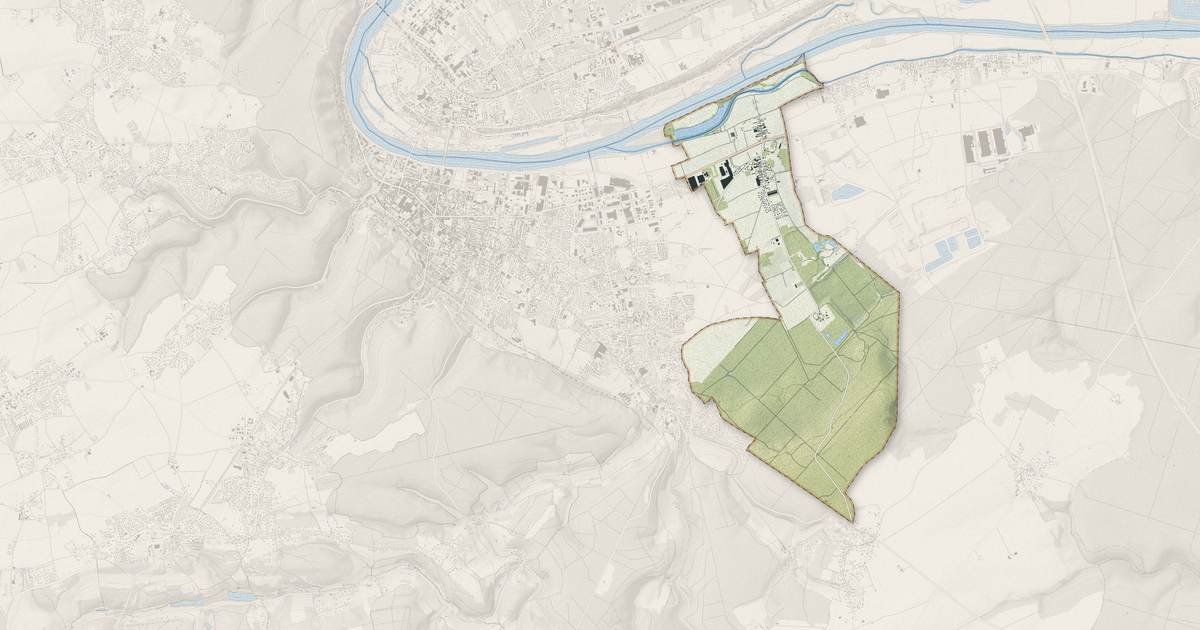 Portrait cartographique de Martot : relief, eau, forêts, bâti et voies, calculés à partir des données de l'IGN