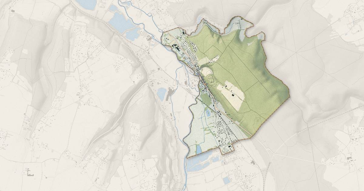 Portrait cartographique de Montfort-sur-Risle : relief, eau, forêts, bâti et voies, calculés à partir des données de l'IGN