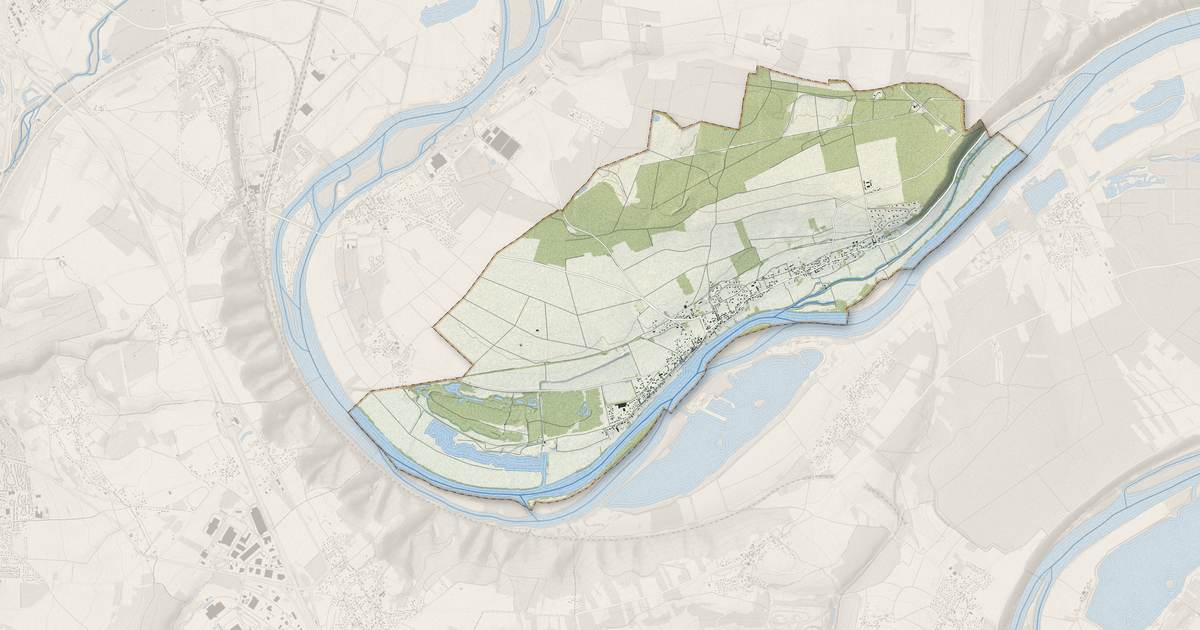 Portrait cartographique de Muids : relief, eau, forêts, bâti et voies, calculés à partir des données de l'IGN