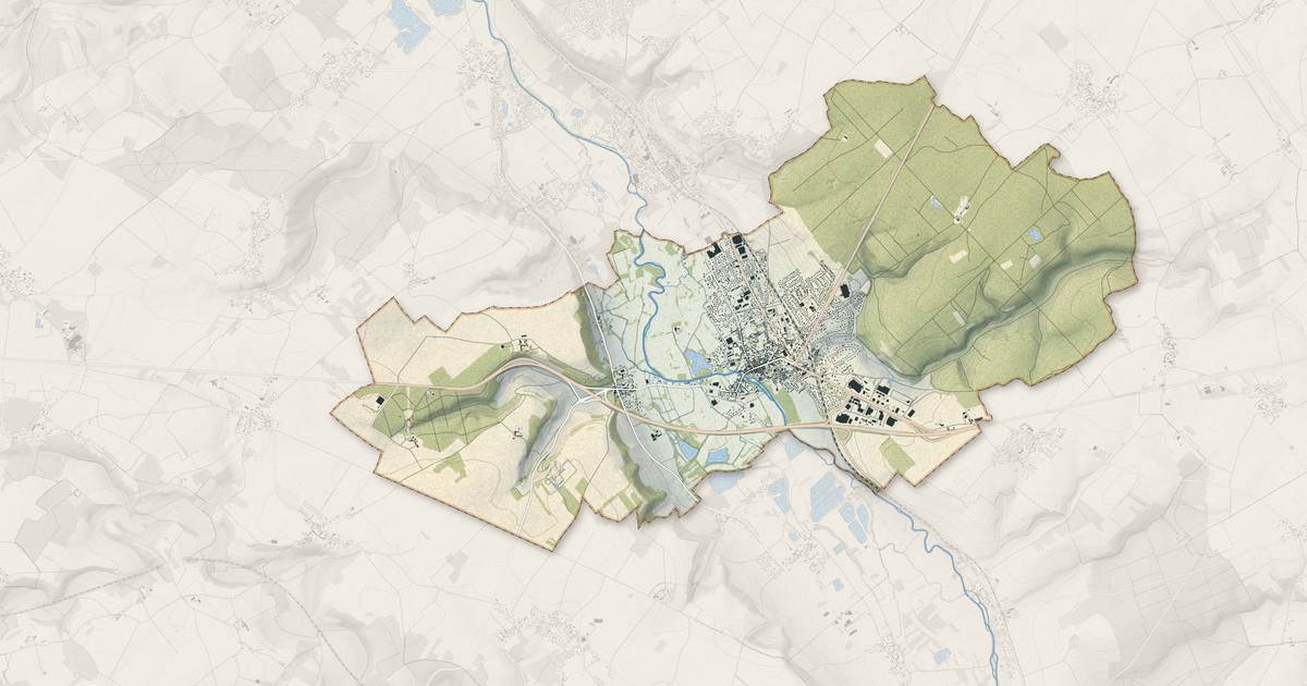 Portrait cartographique de Pacy-sur-Eure : relief, eau, forêts, bâti et voies, calculés à partir des données de l'IGN