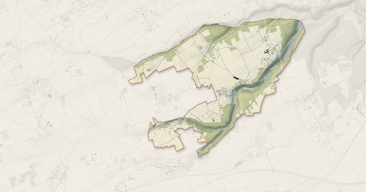 Portrait cartographique de Saint-Cyr-de-Salerne : relief, eau, forêts, bâti et voies, calculés à partir des données de l'IGN