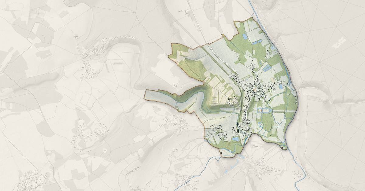 Portrait cartographique de Saint-Georges-Motel : relief, eau, forêts, bâti et voies, calculés à partir des données de l'IGN