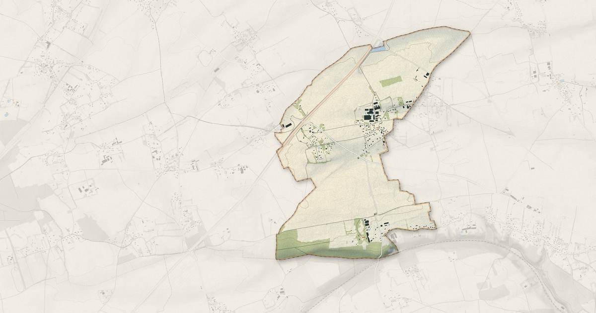 Portrait cartographique de Saint-Martin-du-Tilleul : relief, eau, forêts, bâti et voies, calculés à partir des données de l'IGN