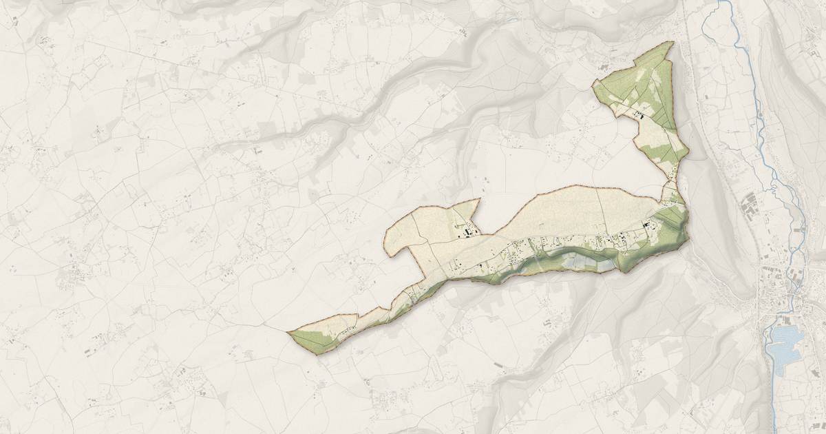 Portrait cartographique de Saint-Pierre-de-Salerne : relief, eau, forêts, bâti et voies, calculés à partir des données de l'IGN