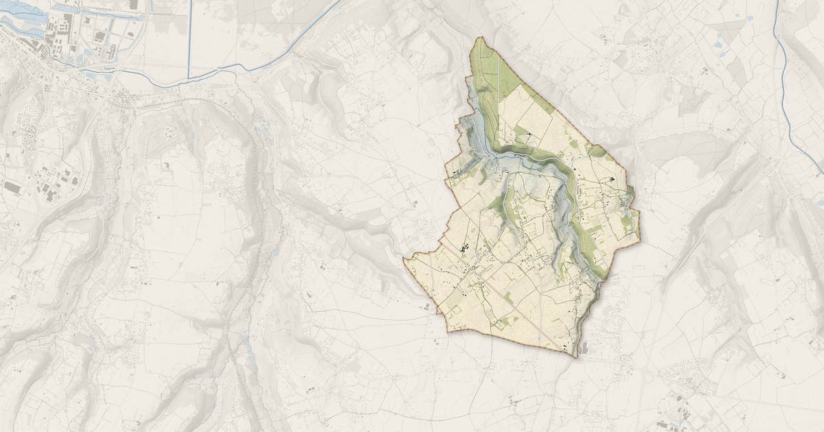Portrait cartographique de Saint-Pierre-du-Val : relief, eau, forêts, bâti et voies, calculés à partir des données de l'IGN