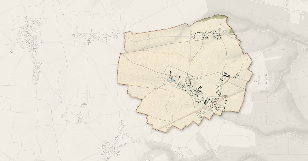 Portrait cartographique de Surville : relief, eau, forêts, bâti et voies, calculés à partir des données de l'IGN