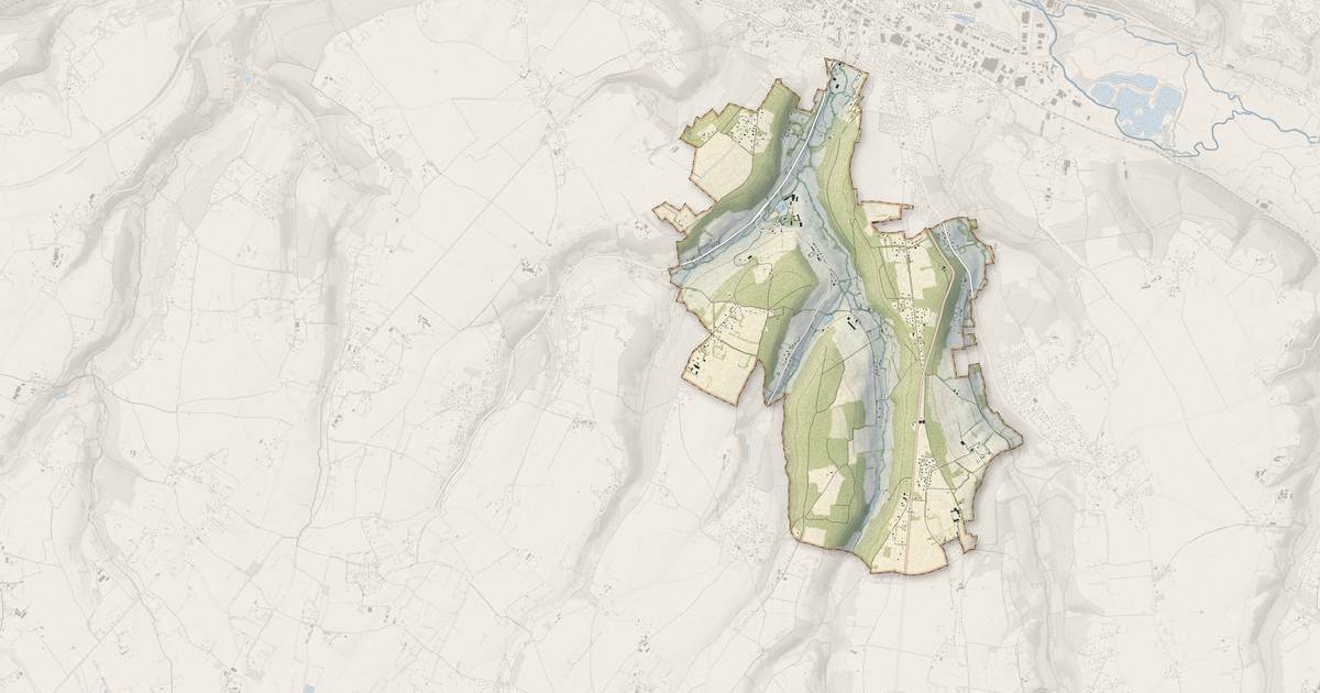 Portrait cartographique de Tourville-sur-Pont-Audemer : relief, eau, forêts, bâti et voies, calculés à partir des données de l'IGN