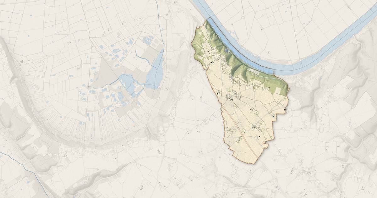 Portrait cartographique de Trouville-la-Haule : relief, eau, forêts, bâti et voies, calculés à partir des données de l'IGN