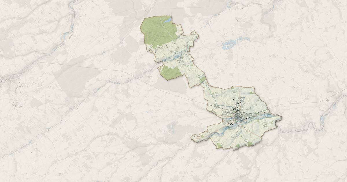 Portrait cartographique de Verneuil d'Avre et d'Iton : relief, eau, forêts, bâti et voies, calculés à partir des données de l'IGN