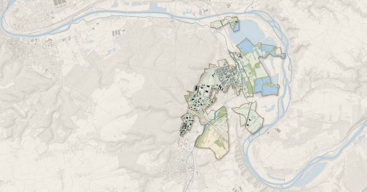 Portrait cartographique de Val-de-Reuil : relief, eau, forêts, bâti et voies, calculés à partir des données de l'IGN