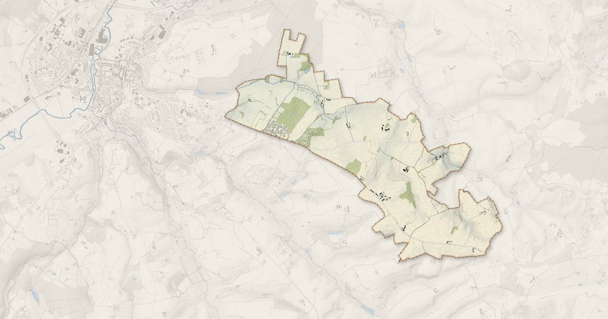 Portrait cartographique de Champrond-en-Perchet : relief, eau, forêts, bâti et voies, calculés à partir des données de l'IGN