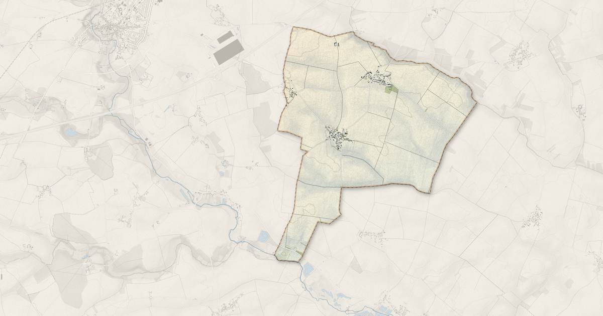 Portrait cartographique de Charonville : relief, eau, forêts, bâti et voies, calculés à partir des données de l'IGN