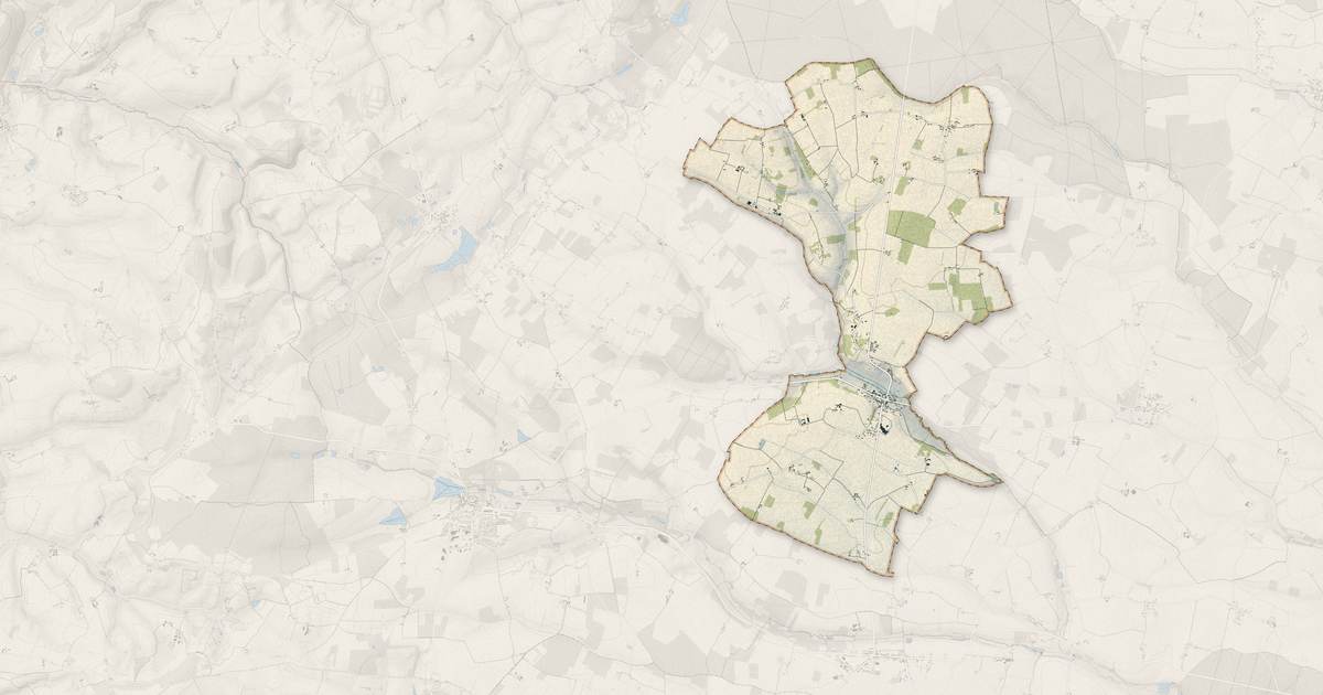 Portrait cartographique de Combres : relief, eau, forêts, bâti et voies, calculés à partir des données de l'IGN