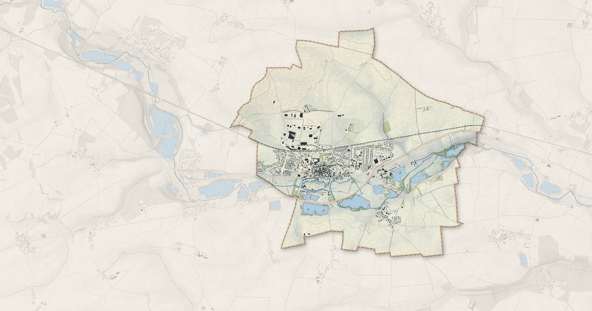 Portrait cartographique de Courville-sur-Eure : relief, eau, forêts, bâti et voies, calculés à partir des données de l'IGN