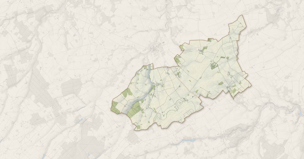 Portrait cartographique de Crucey-Villages : relief, eau, forêts, bâti et voies, calculés à partir des données de l'IGN