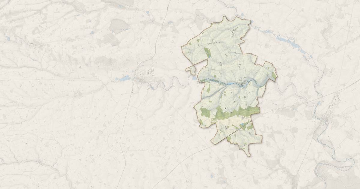 Portrait cartographique de Dangeau : relief, eau, forêts, bâti et voies, calculés à partir des données de l'IGN