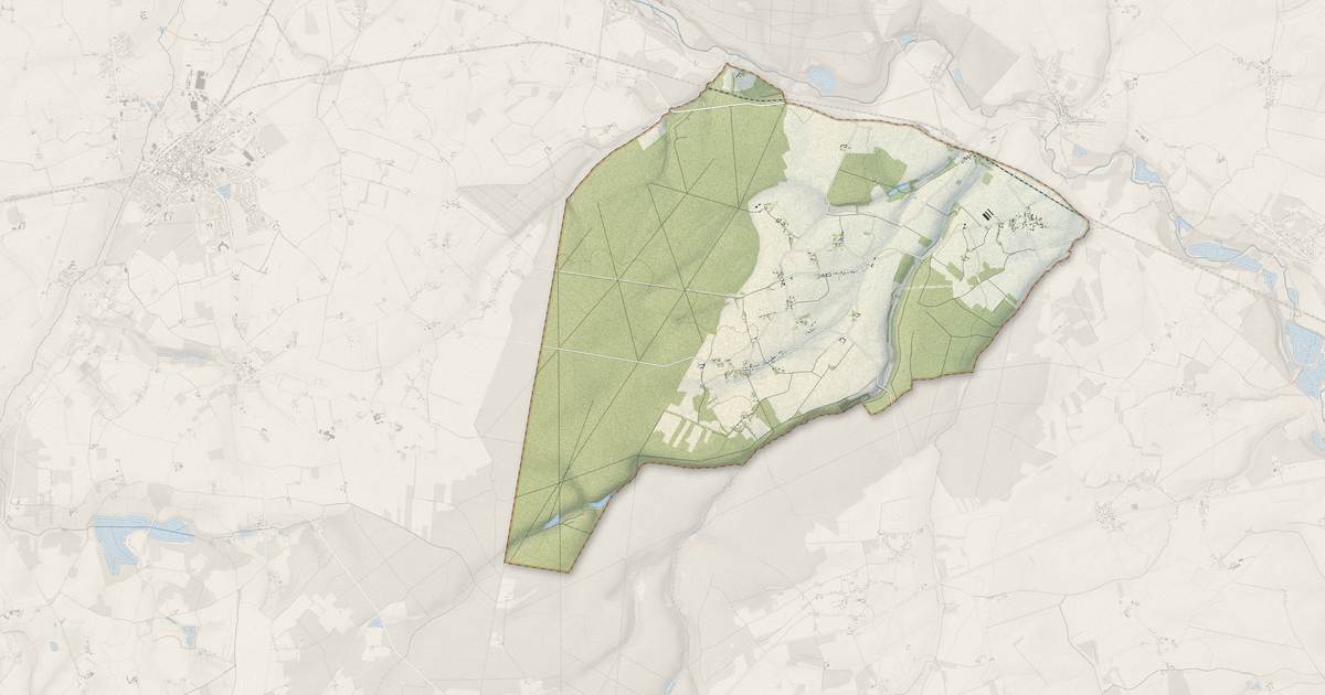 Portrait cartographique de Le Favril : relief, eau, forêts, bâti et voies, calculés à partir des données de l'IGN