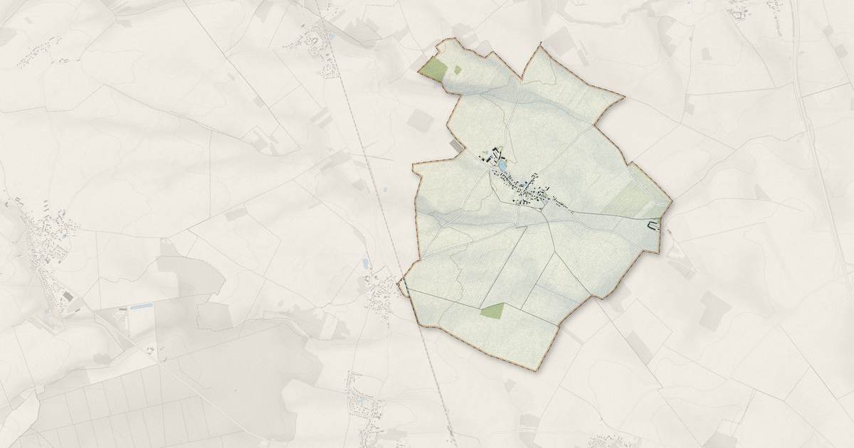 Portrait cartographique de Fresnay-le-Gilmert : relief, eau, forêts, bâti et voies, calculés à partir des données de l'IGN