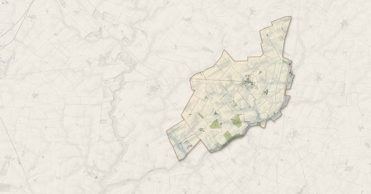 Portrait cartographique de Fresnay-l'Évêque : relief, eau, forêts, bâti et voies, calculés à partir des données de l'IGN