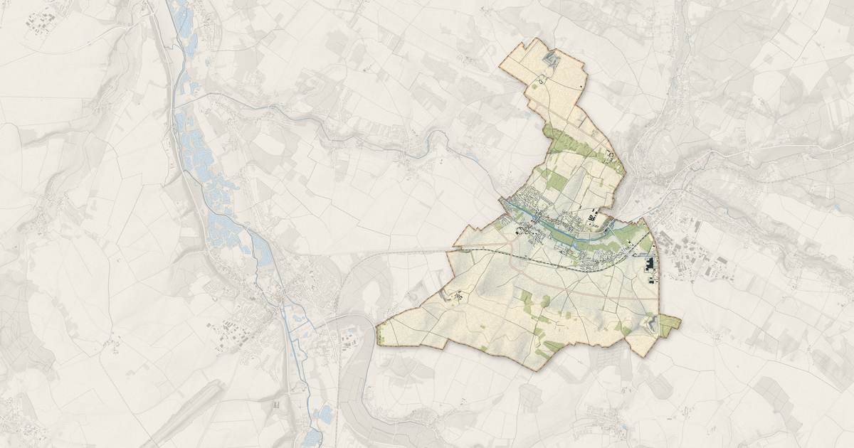 Portrait cartographique de Hanches : relief, eau, forêts, bâti et voies, calculés à partir des données de l'IGN