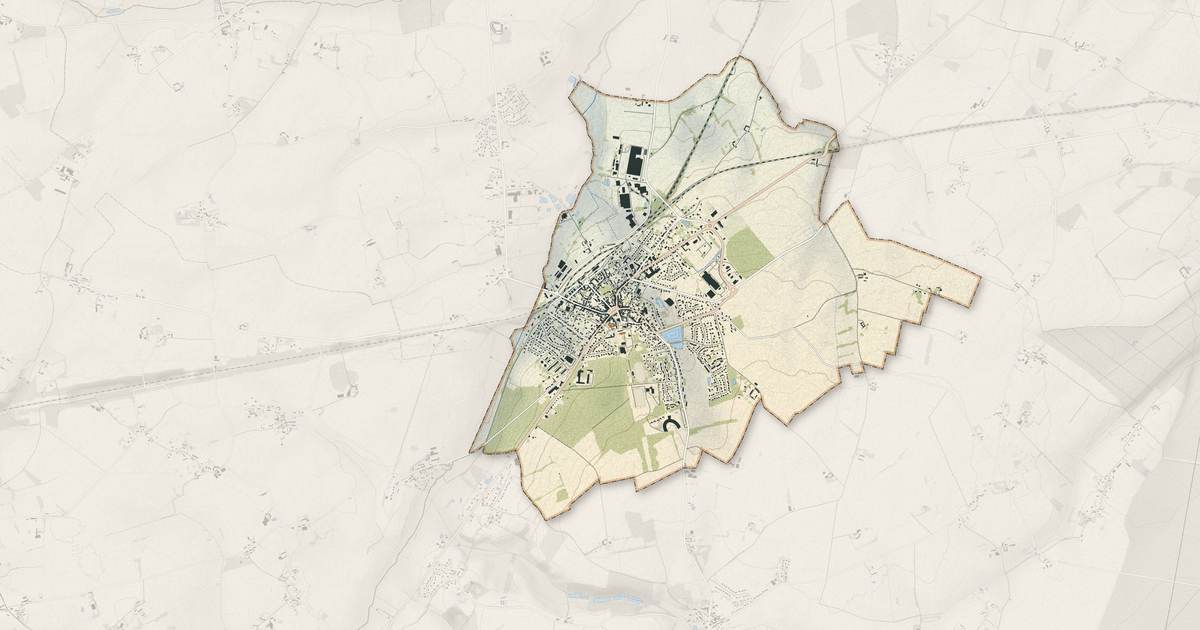 Portrait cartographique de La Loupe : relief, eau, forêts, bâti et voies, calculés à partir des données de l'IGN
