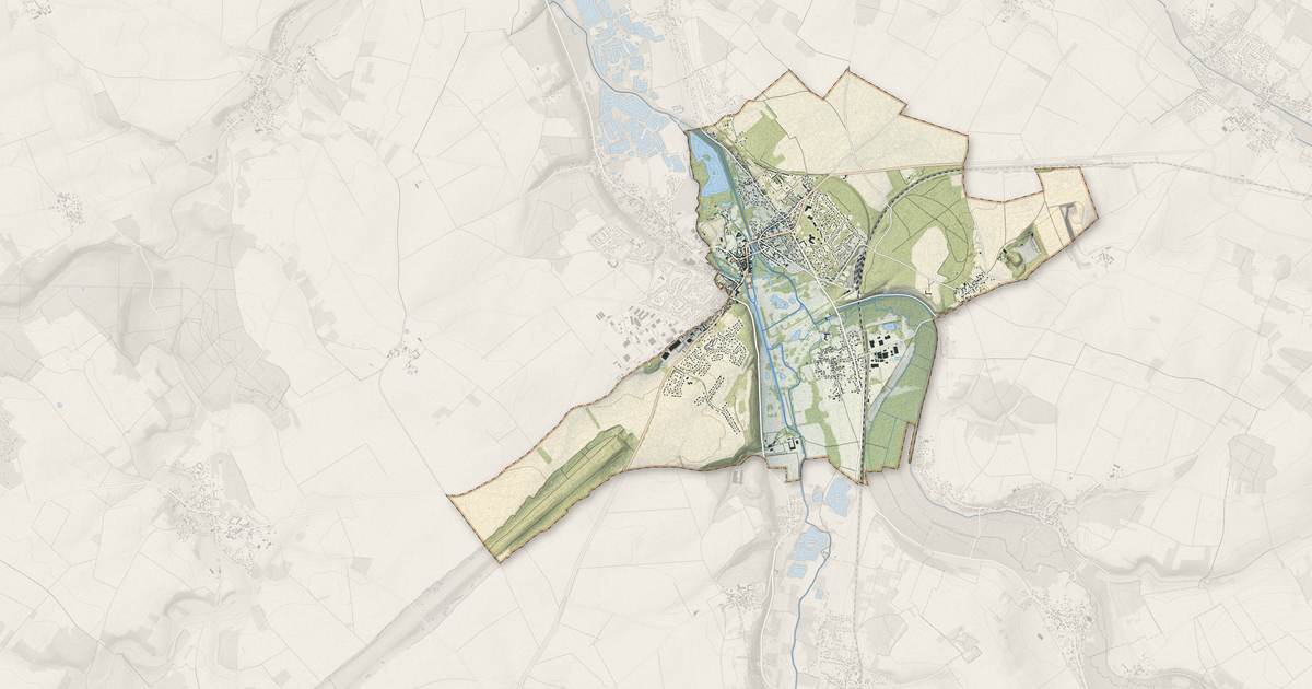 Portrait cartographique de Maintenon : relief, eau, forêts, bâti et voies, calculés à partir des données de l'IGN