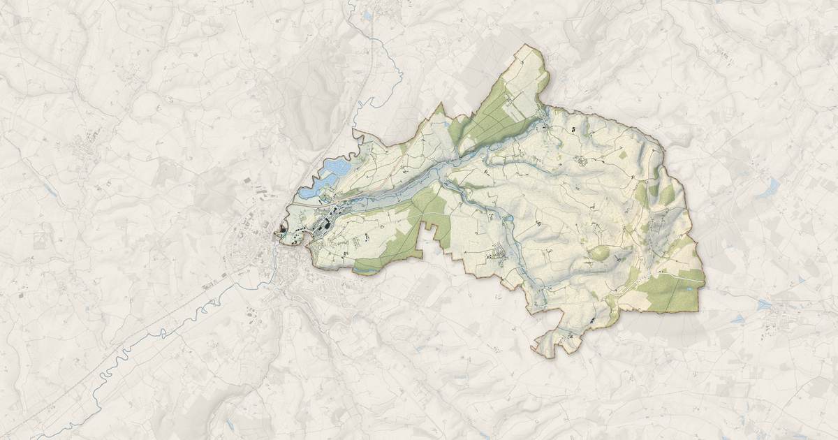 Portrait cartographique de Arcisses : relief, eau, forêts, bâti et voies, calculés à partir des données de l'IGN