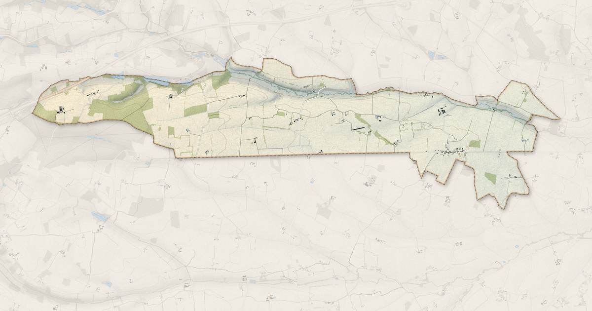 Portrait cartographique de Moulhard : relief, eau, forêts, bâti et voies, calculés à partir des données de l'IGN
