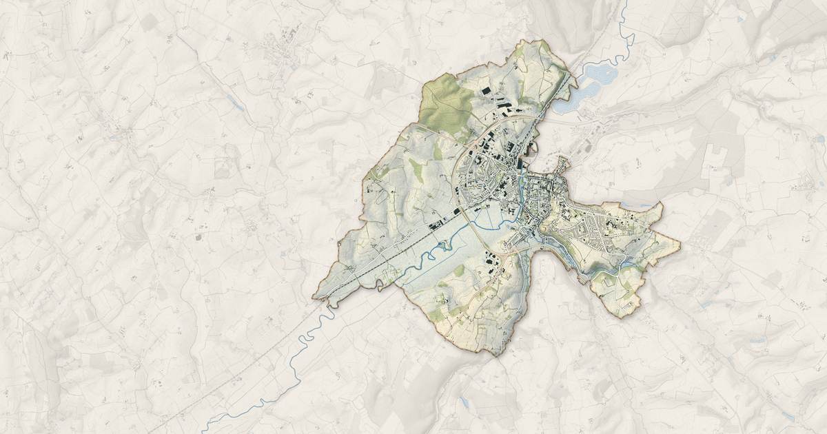 Portrait cartographique de Nogent-le-Rotrou : relief, eau, forêts, bâti et voies, calculés à partir des données de l'IGN