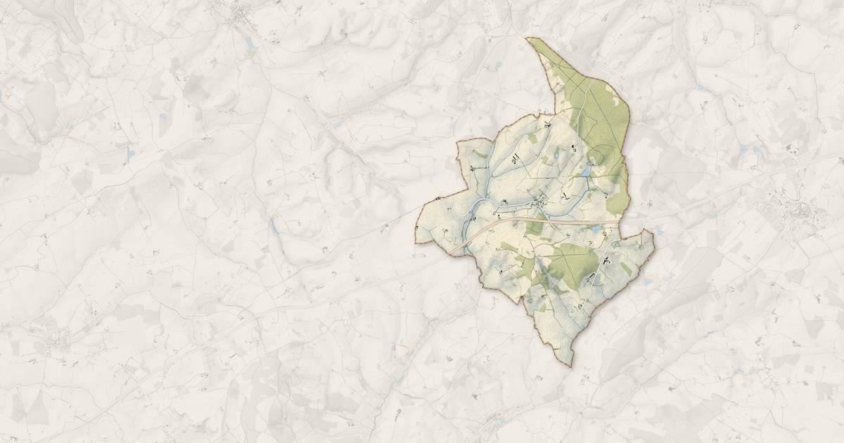 Portrait cartographique de Saint-Bomer : relief, eau, forêts, bâti et voies, calculés à partir des données de l'IGN