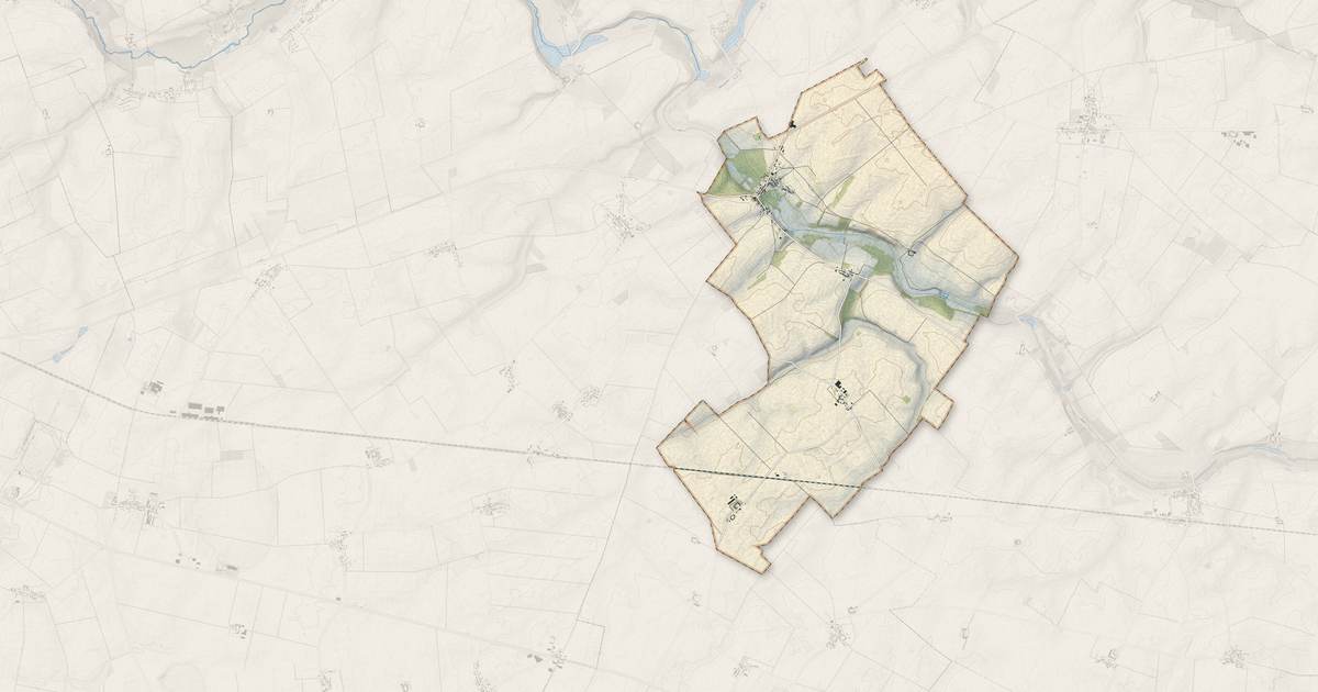 Portrait cartographique de Varize : relief, eau, forêts, bâti et voies, calculés à partir des données de l'IGN