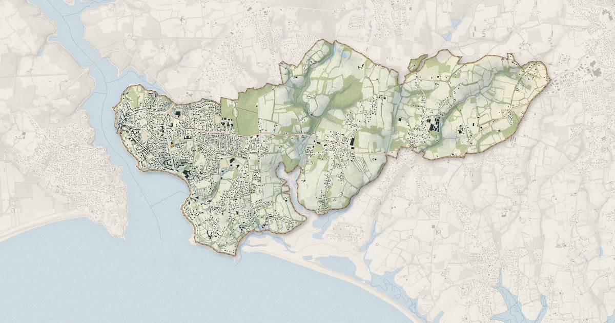 Portrait cartographique de Bénodet : relief, eau, forêts, bâti et voies, calculés à partir des données de l'IGN