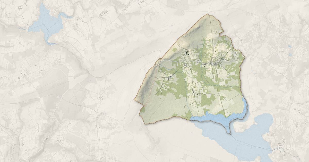 Portrait cartographique de Botmeur : relief, eau, forêts, bâti et voies, calculés à partir des données de l'IGN