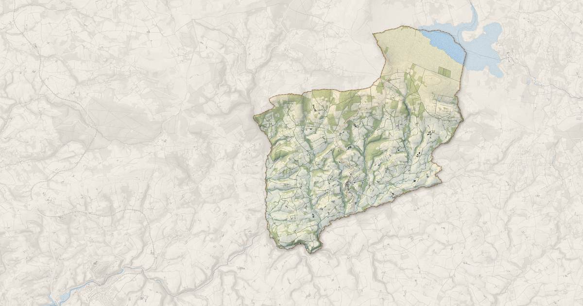 Portrait cartographique de Brasparts : relief, eau, forêts, bâti et voies, calculés à partir des données de l'IGN