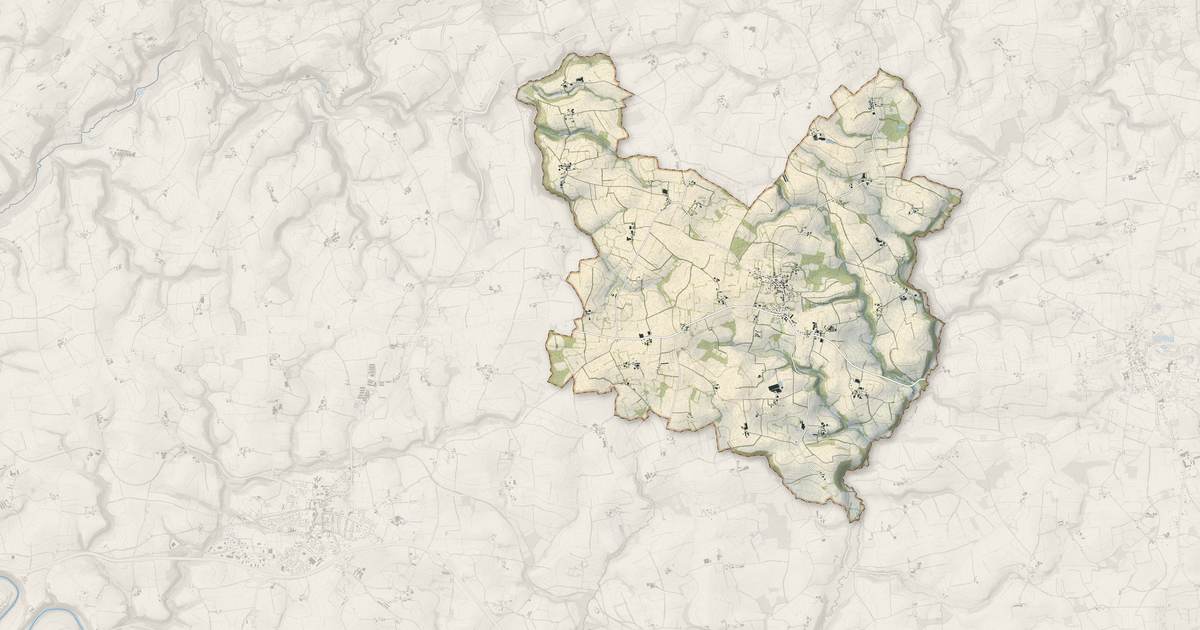 Portrait cartographique de Le Cloître-Pleyben : relief, eau, forêts, bâti et voies, calculés à partir des données de l'IGN