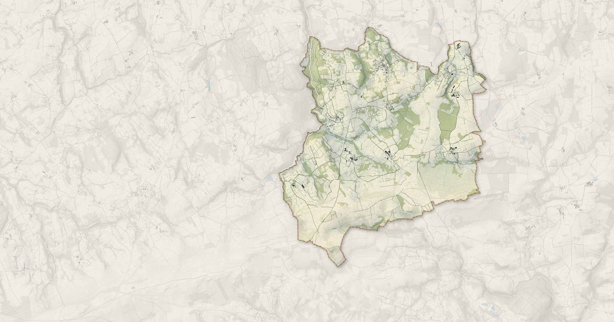 Portrait cartographique de Le Cloître-Saint-Thégonnec : relief, eau, forêts, bâti et voies, calculés à partir des données de l'IGN