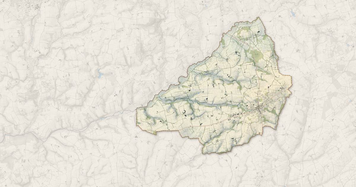 Portrait cartographique de Coray : relief, eau, forêts, bâti et voies, calculés à partir des données de l'IGN