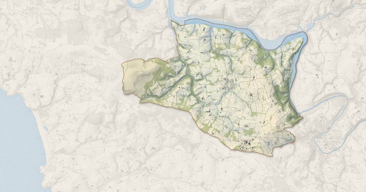 Portrait cartographique de Dinéault : relief, eau, forêts, bâti et voies, calculés à partir des données de l'IGN