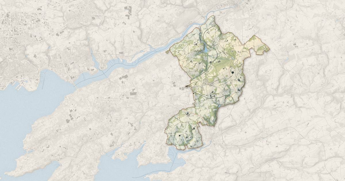 Portrait cartographique de Dirinon : relief, eau, forêts, bâti et voies, calculés à partir des données de l'IGN