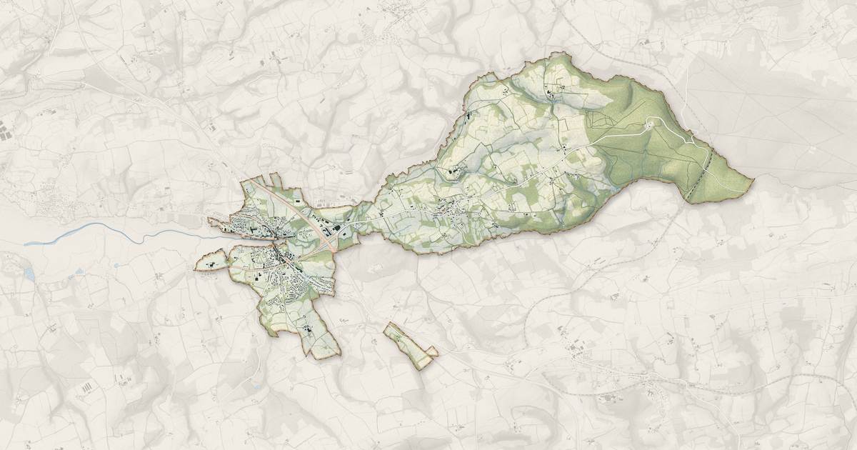 Portrait cartographique de Le Faou : relief, eau, forêts, bâti et voies, calculés à partir des données de l'IGN