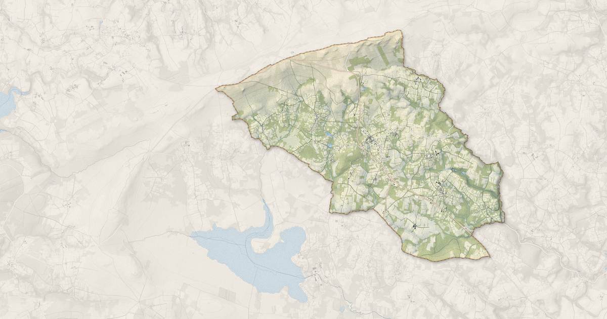 Portrait cartographique de La Feuillée : relief, eau, forêts, bâti et voies, calculés à partir des données de l'IGN