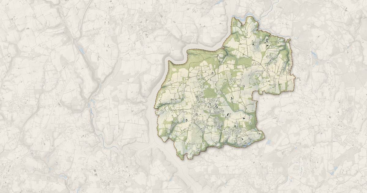 Portrait cartographique de Gouesnach : relief, eau, forêts, bâti et voies, calculés à partir des données de l'IGN