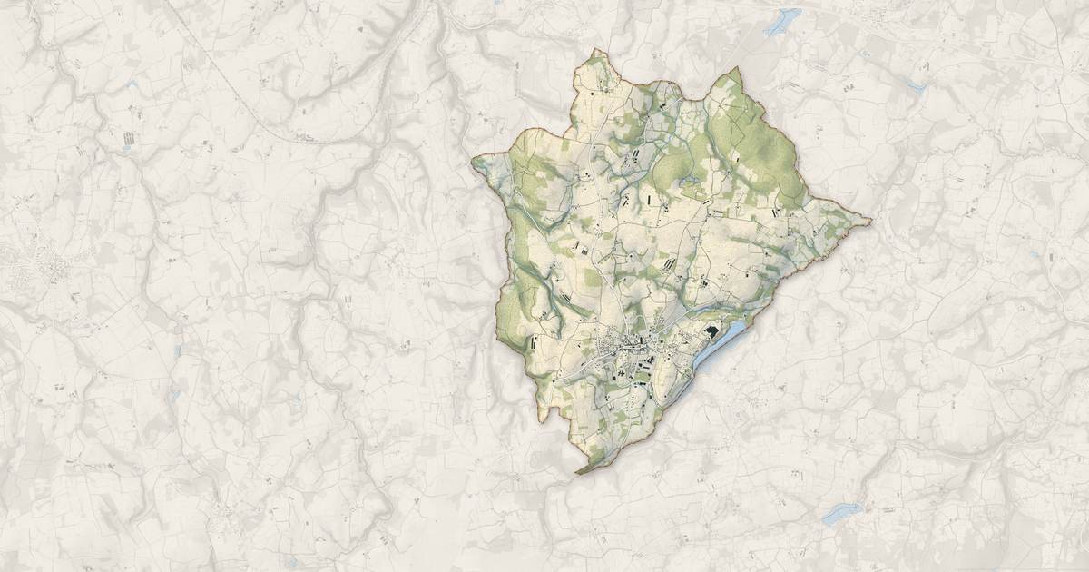 Portrait cartographique de Guerlesquin : relief, eau, forêts, bâti et voies, calculés à partir des données de l'IGN