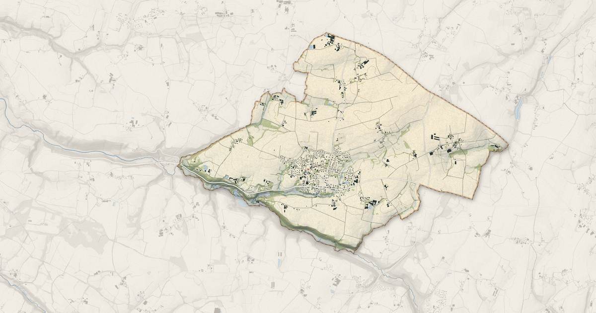Portrait cartographique de Kernilis : relief, eau, forêts, bâti et voies, calculés à partir des données de l'IGN